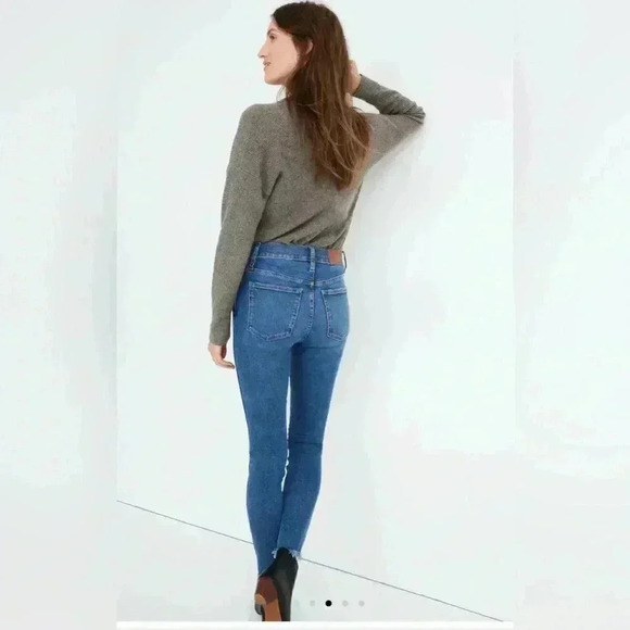 Madewell Highrise 10” Skinny Jeans Size 24P. 4 Button Closure. Rough Hem. - Picture 2 of 12